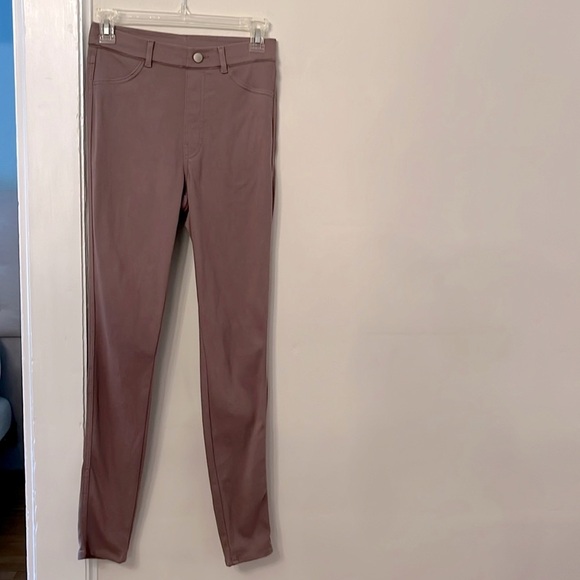 Uniqlo Leggings - Picture 2 of 5